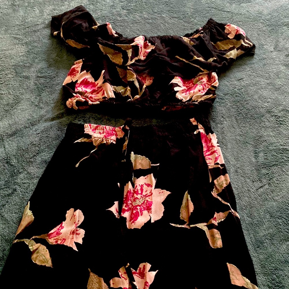 Black set of flowers. size L